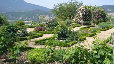Découverte du jardin historique et médicinal d’un ancien monastère (© Monastère de Sainte-Croix)